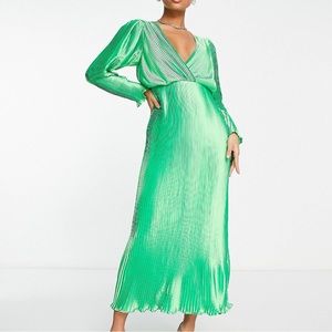 SOLD - NWT ASOS Design Dress ✨